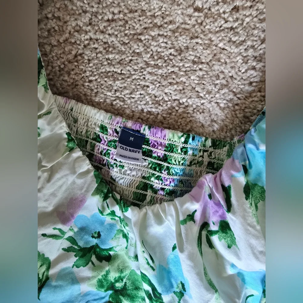 Old Navy Size Medium Floral Puff Sleeves Cotton Top